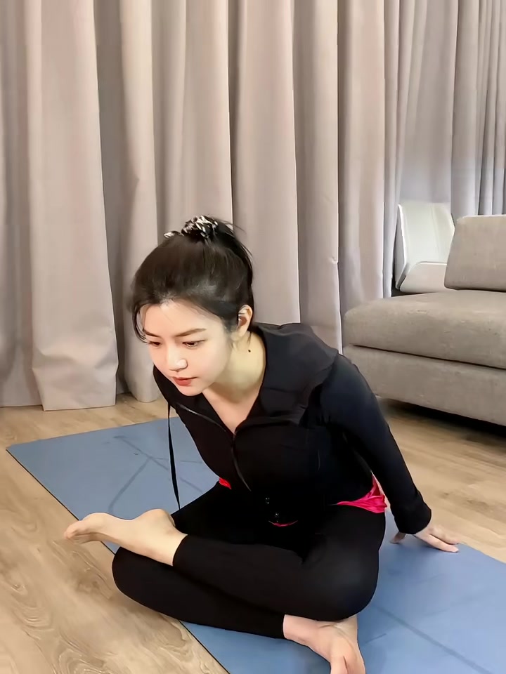 为什么陈妍希做瑜伽不要找教练！