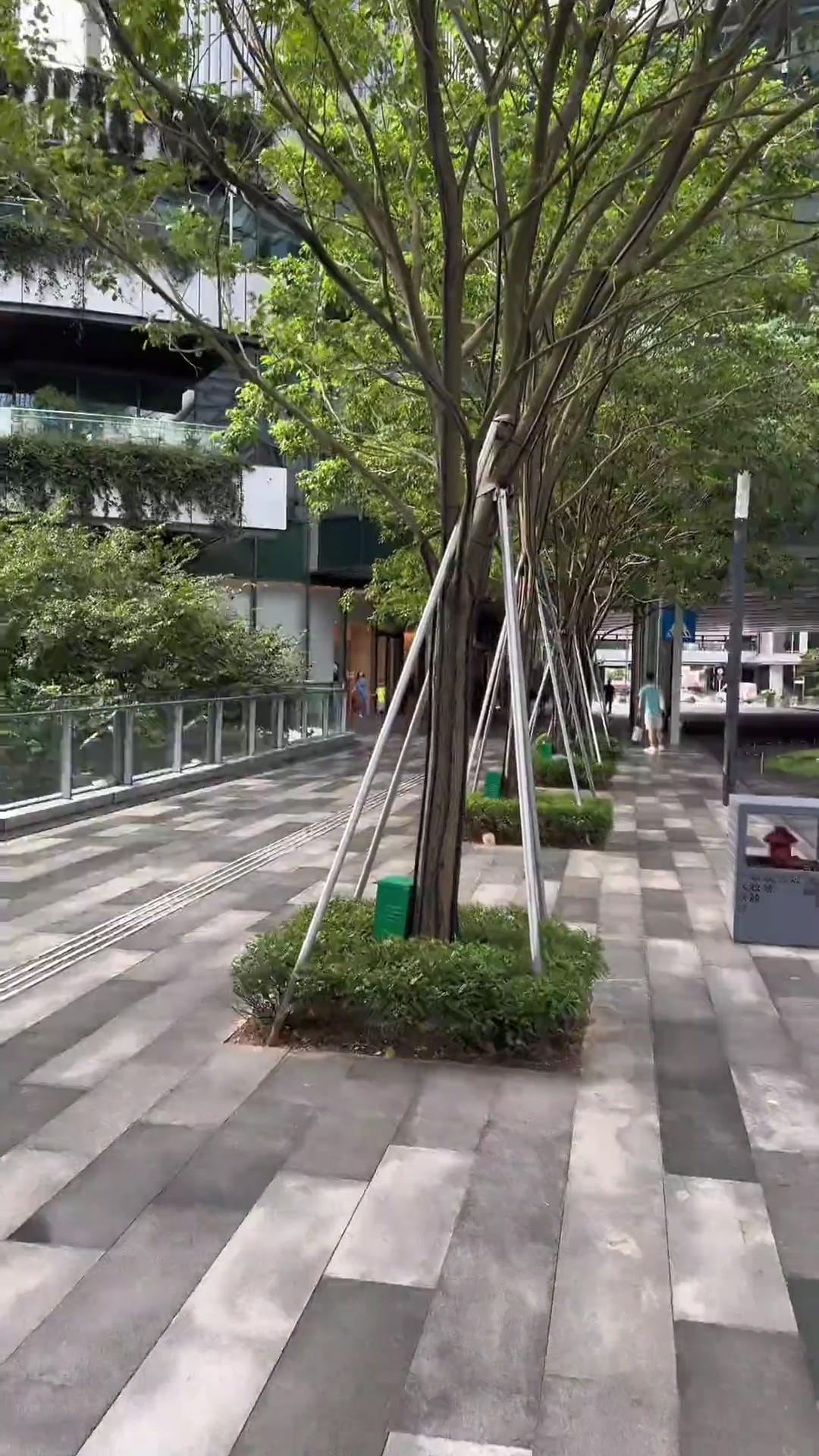 富到流油的深圳，路边的音响都是BOSE的