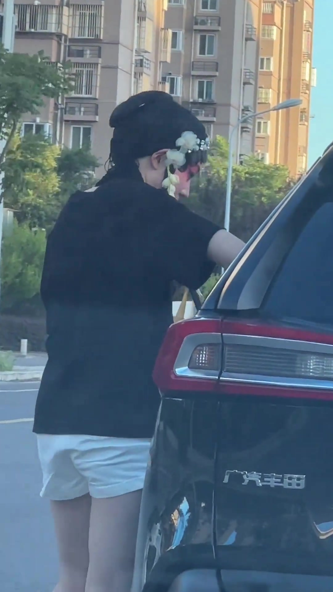 家人们起猛了，贵妃开车！