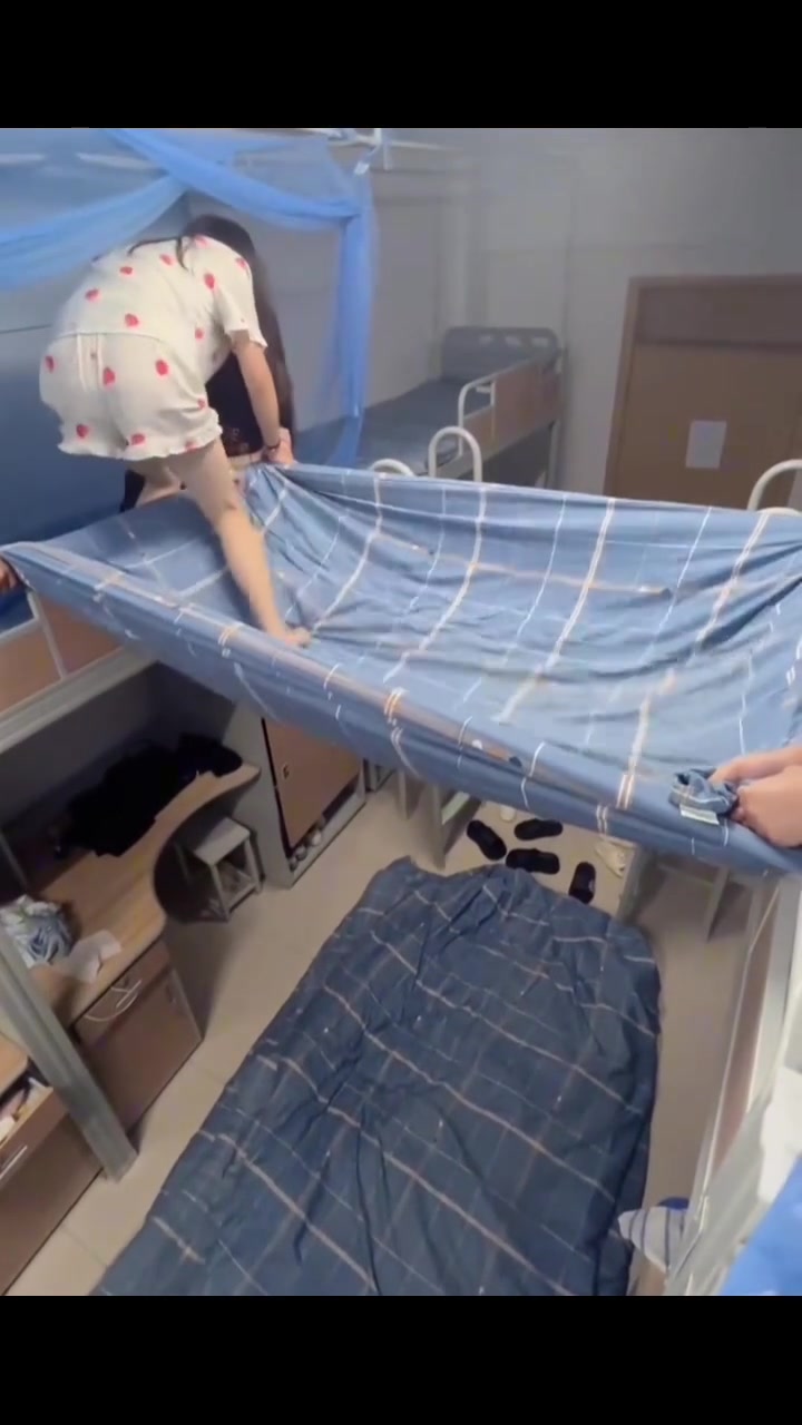 女生宿舍选对了！人与人之间是怎么信任到这种程度的