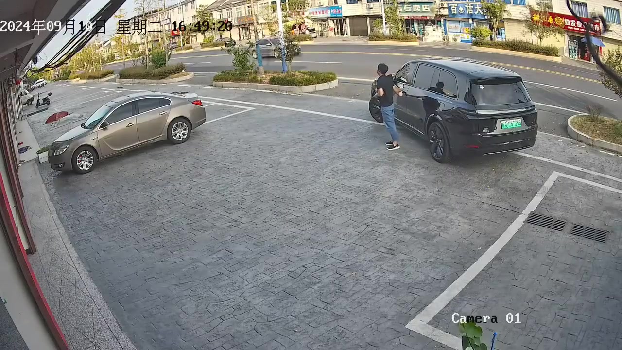 这也太智能了“停不进去干脆不停了”