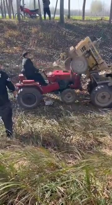 前面水箱的开水浇到身上就好玩了！