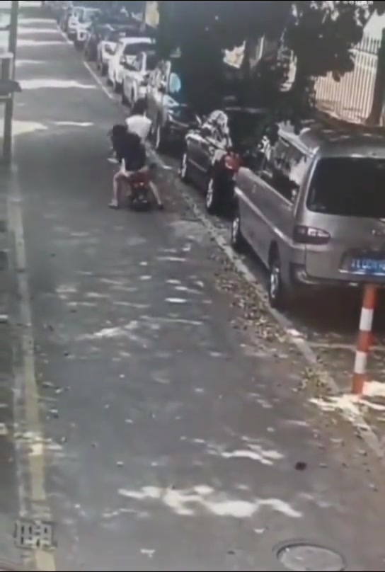 这种男朋友不分了留着过年呐