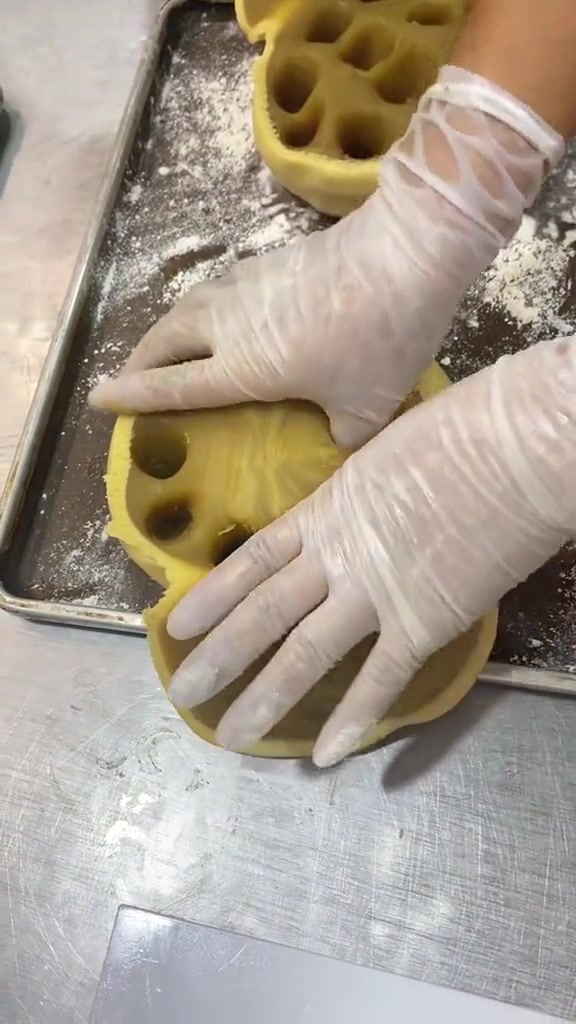 好大一块月饼，全部都是蛋黄