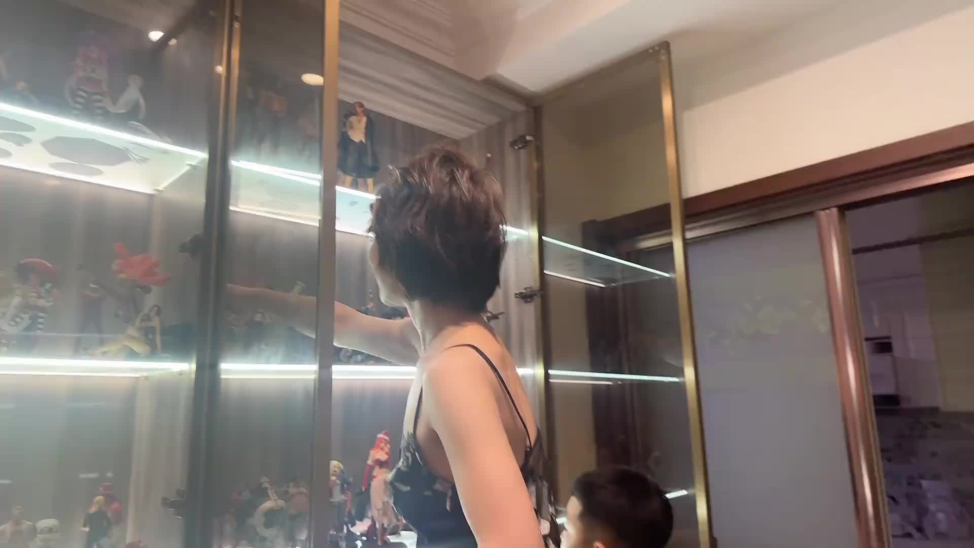 这小姨也太抠了吧！不能给你带他来干啥啊