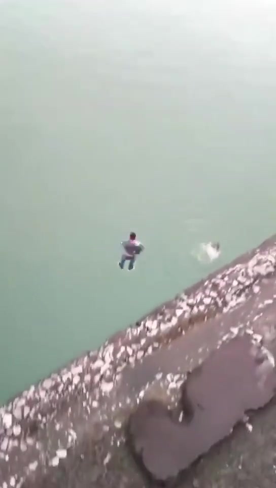 这哥们一点没犹豫啊