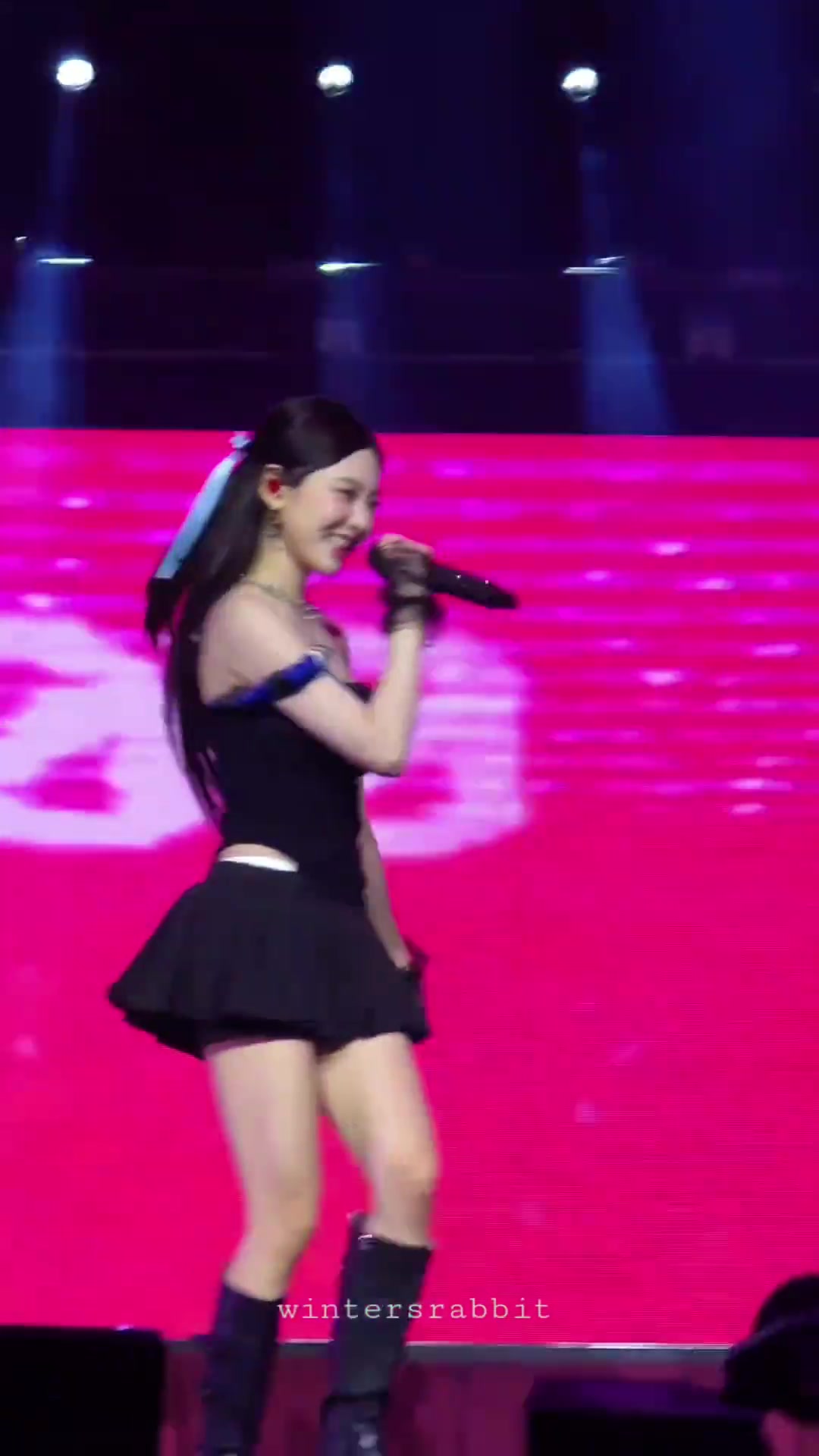 猝不及防！她这个电臀好像有点突然....