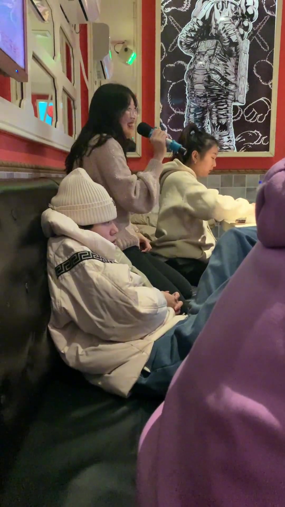 聚会有个这样的老姐妹儿想不开心都难