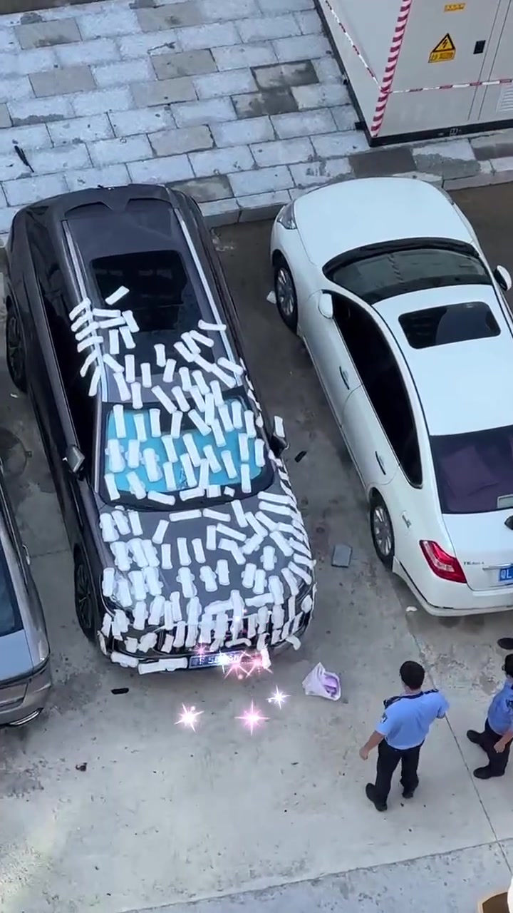 贴满卫生巾每个成功男人背后都有个吃饱撑了的女人