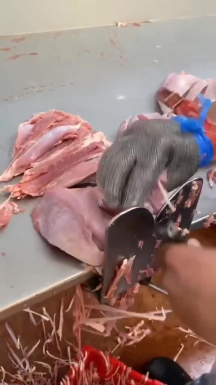 这种处理肉的筋筋绊绊的方式感觉蛮好的！