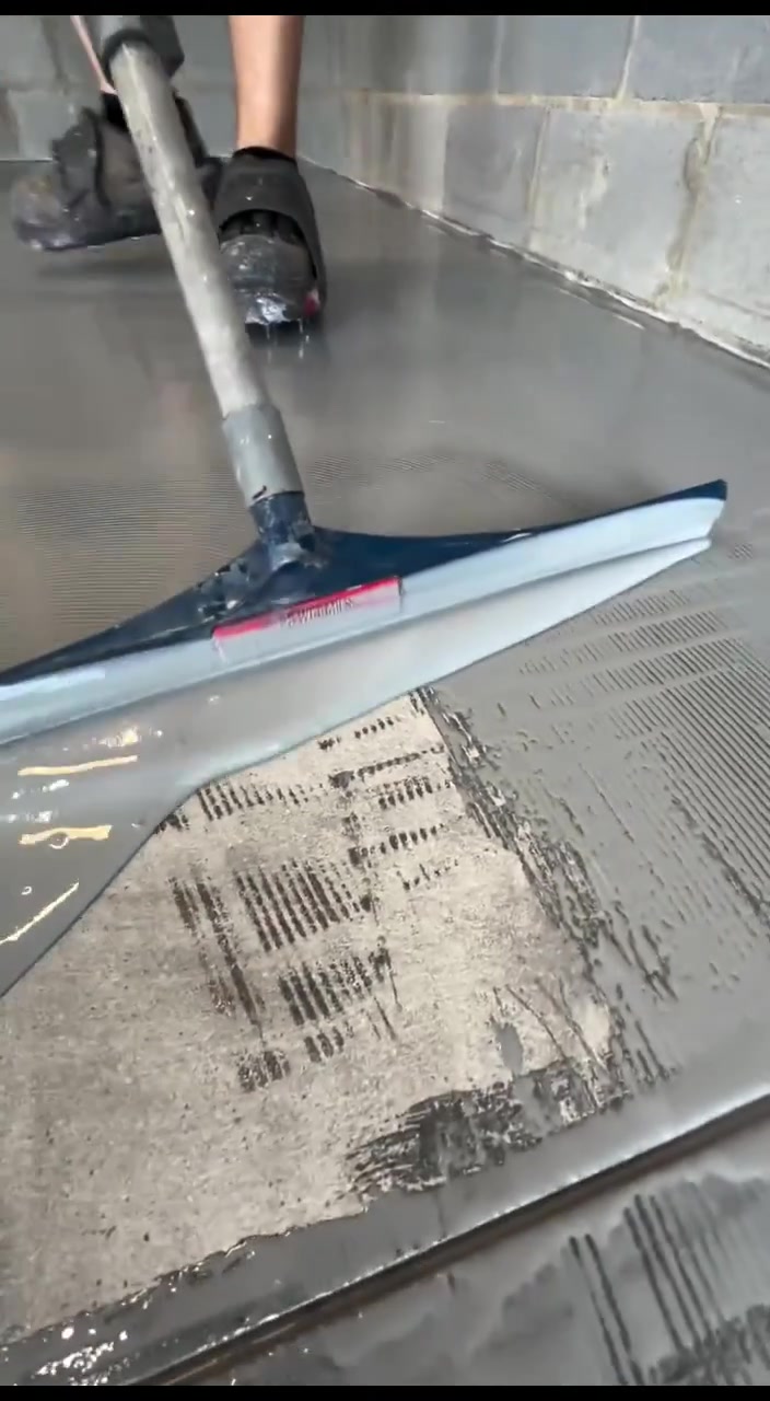 水泥自流平施工过程，太解压了，爱了！！！