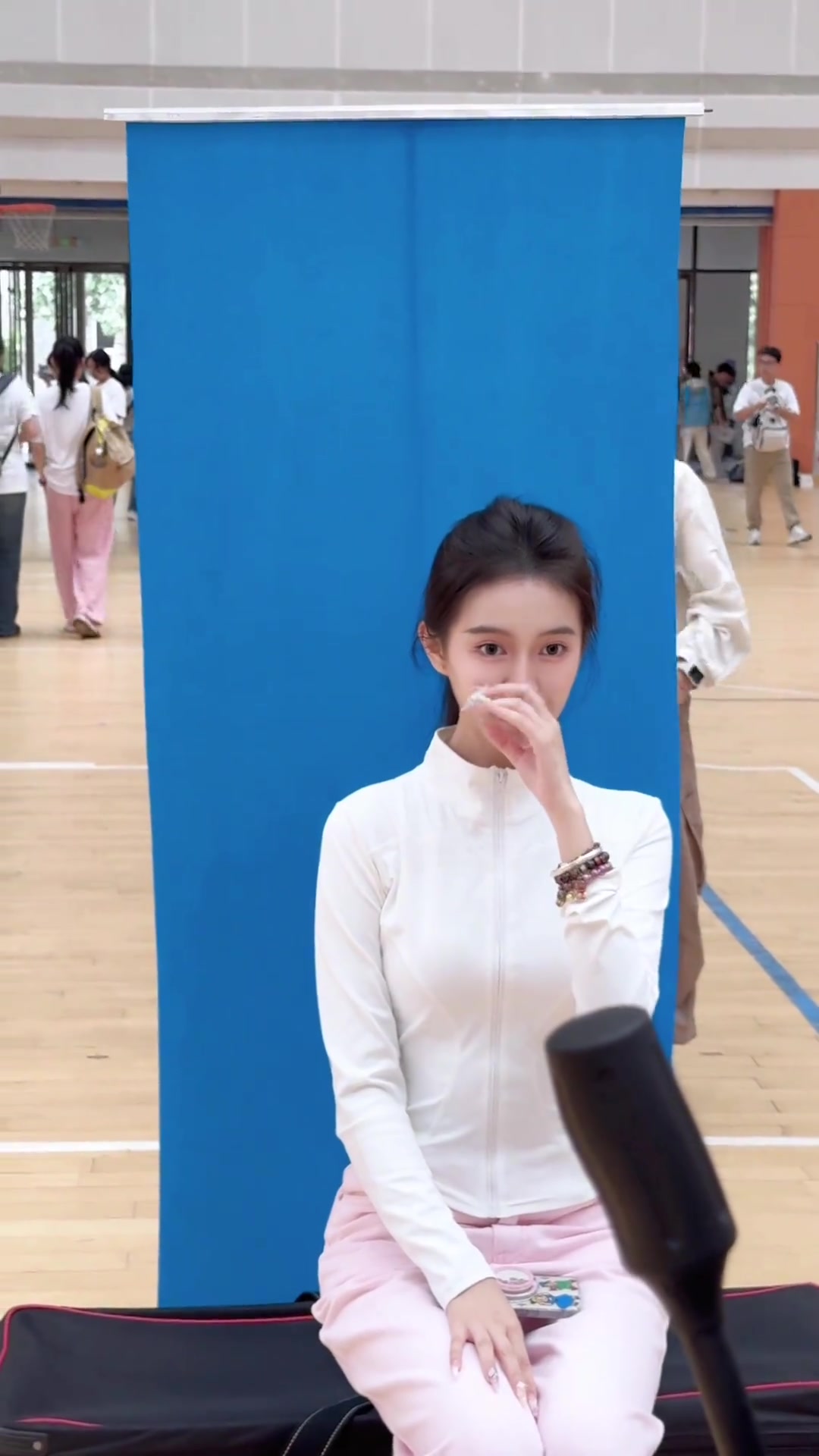 真是的，为什么这么为难我们小姐姐