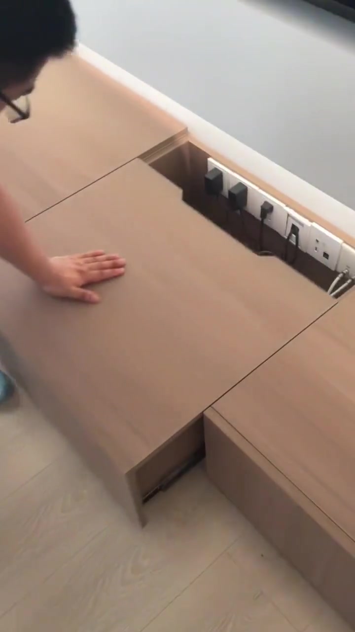 感觉这电视柜整的不错啊！有没有土木老哥帮忙看看的