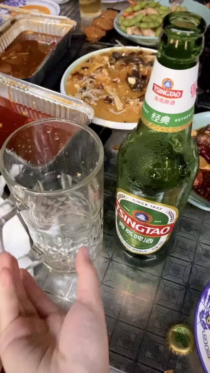夏天烧烤啤酒街角老友都别提多浪漫了
