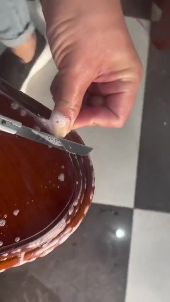 家具贴膜，这比德芙丝滑一百倍！这是干了多久的老师傅啊！