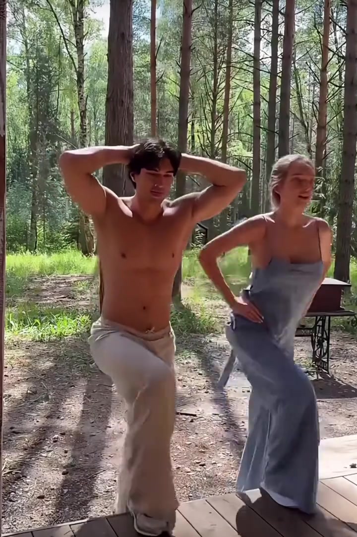 太顶了！为什么他女朋友的身材可以如此之完美！
