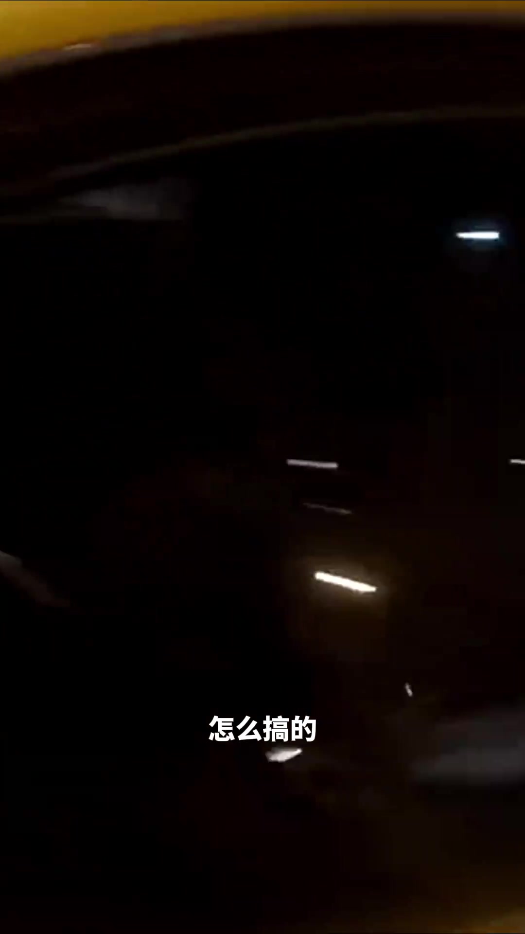 男子驾车突然停车，执勤交警立刻上前......