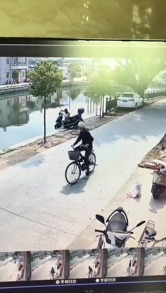 高手！小姐姐这一秒钟内的操作，给我吓出一身冷汗