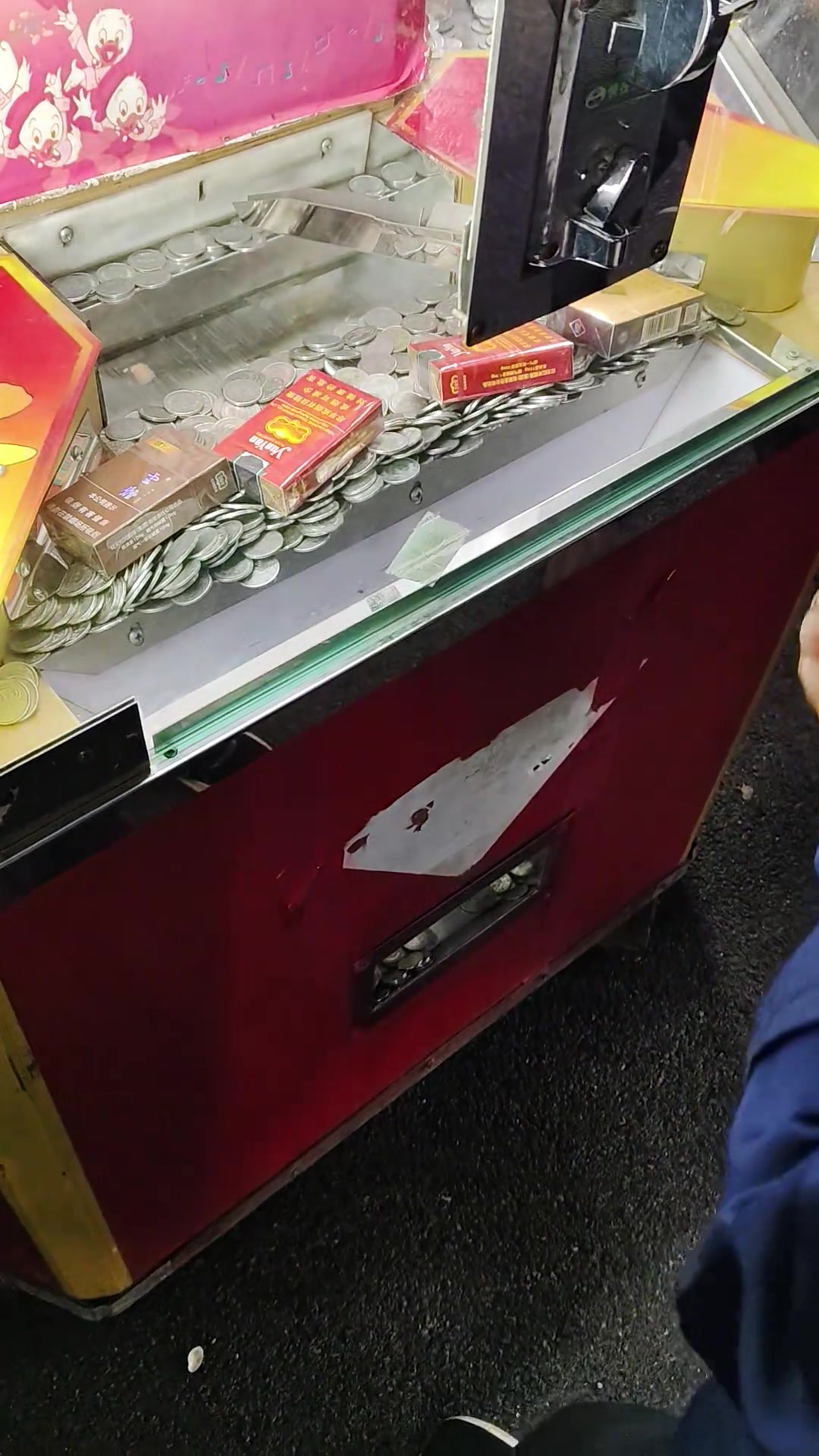 仔细看大爷的手法娴熟，就喜欢这哒叮哒叮的声音