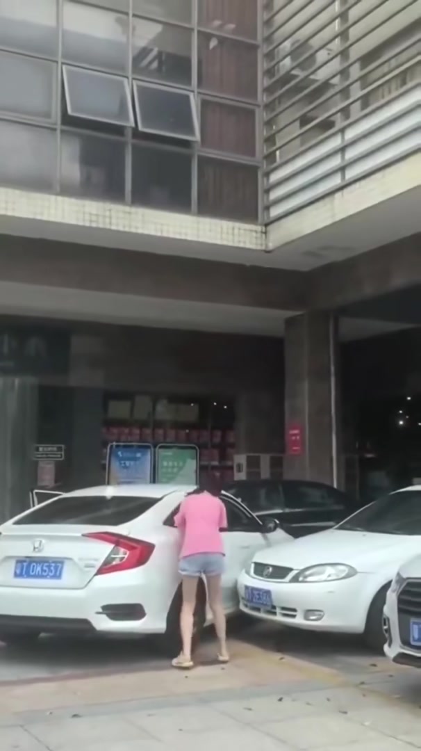 你要徒手推车啊！