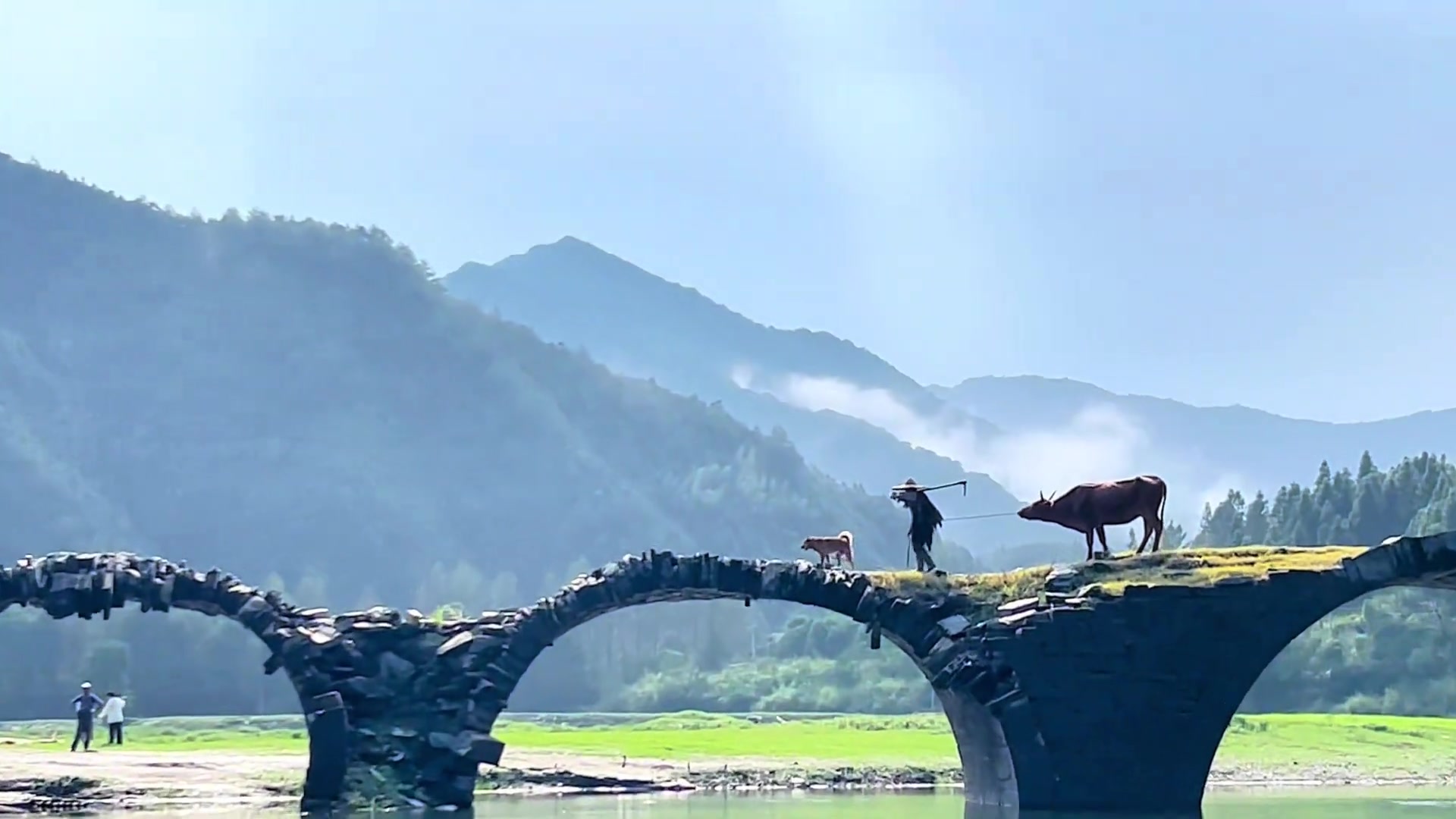 起猛了！两百多年前的古石桥又浮出水面了