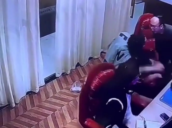 能喷口水绝不动手！！