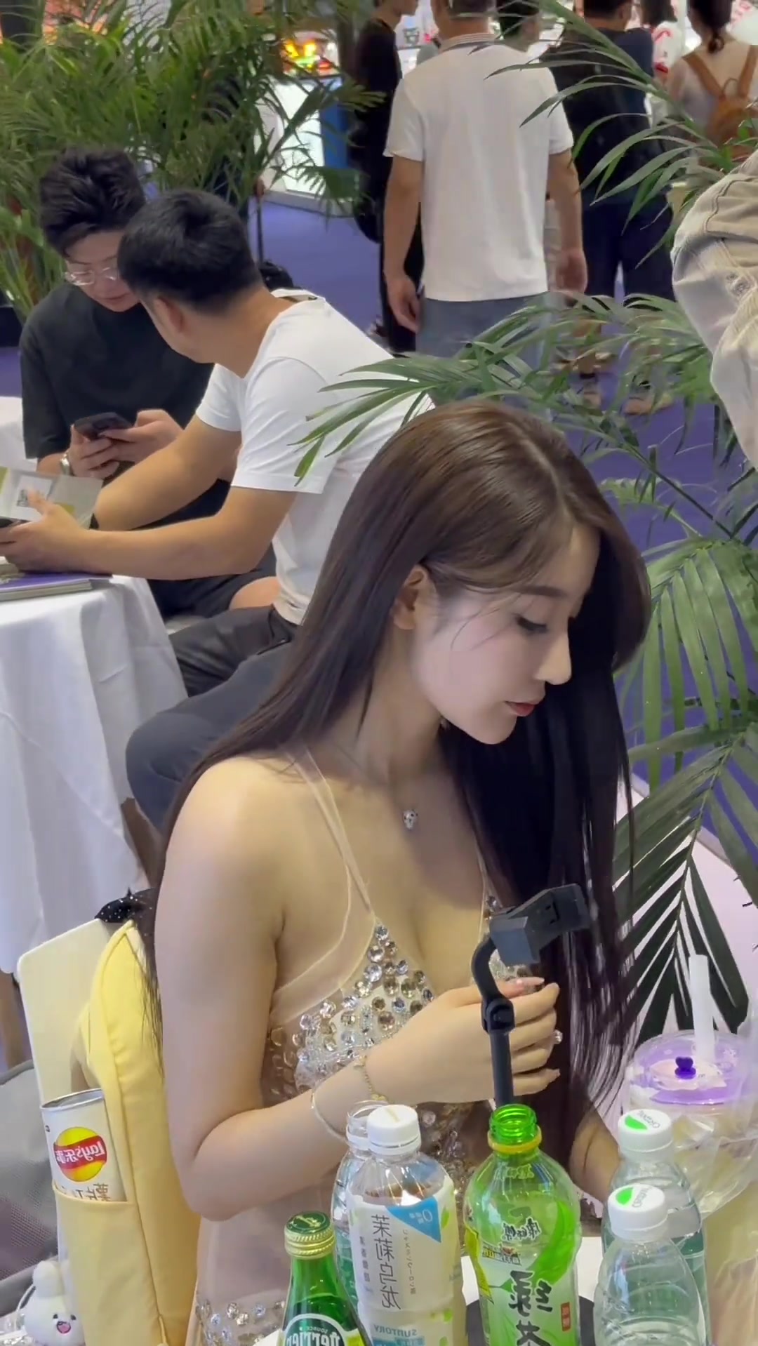 著名模特李书欣不穿泳装的时候也依然很顶！
