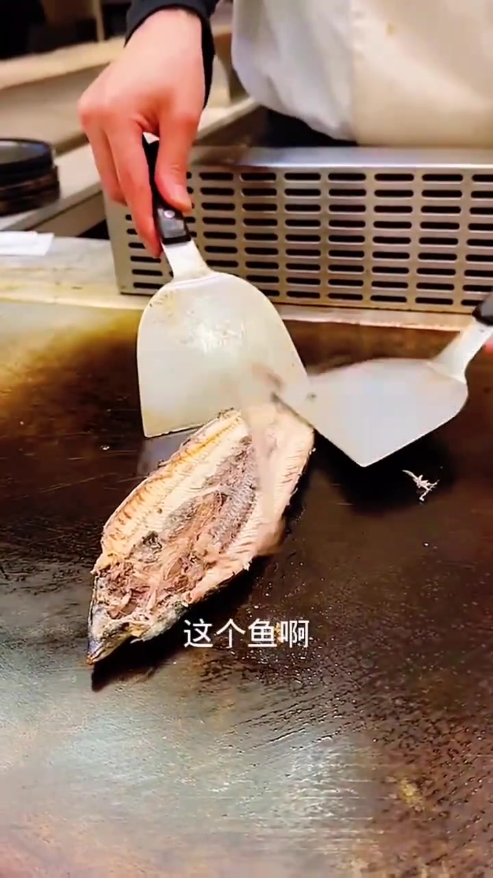 这下找到完美清理煎好的小鲐鲅鱼的方法！！