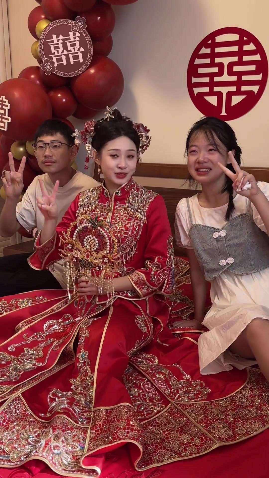 感情真好！妹妹在姐姐的婚礼上破防了！