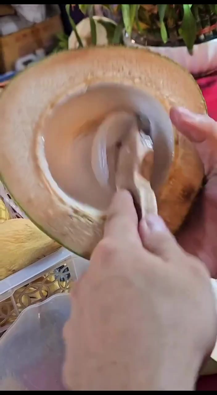 但凡烂了一颗，这所有的椰汁都要作废了！