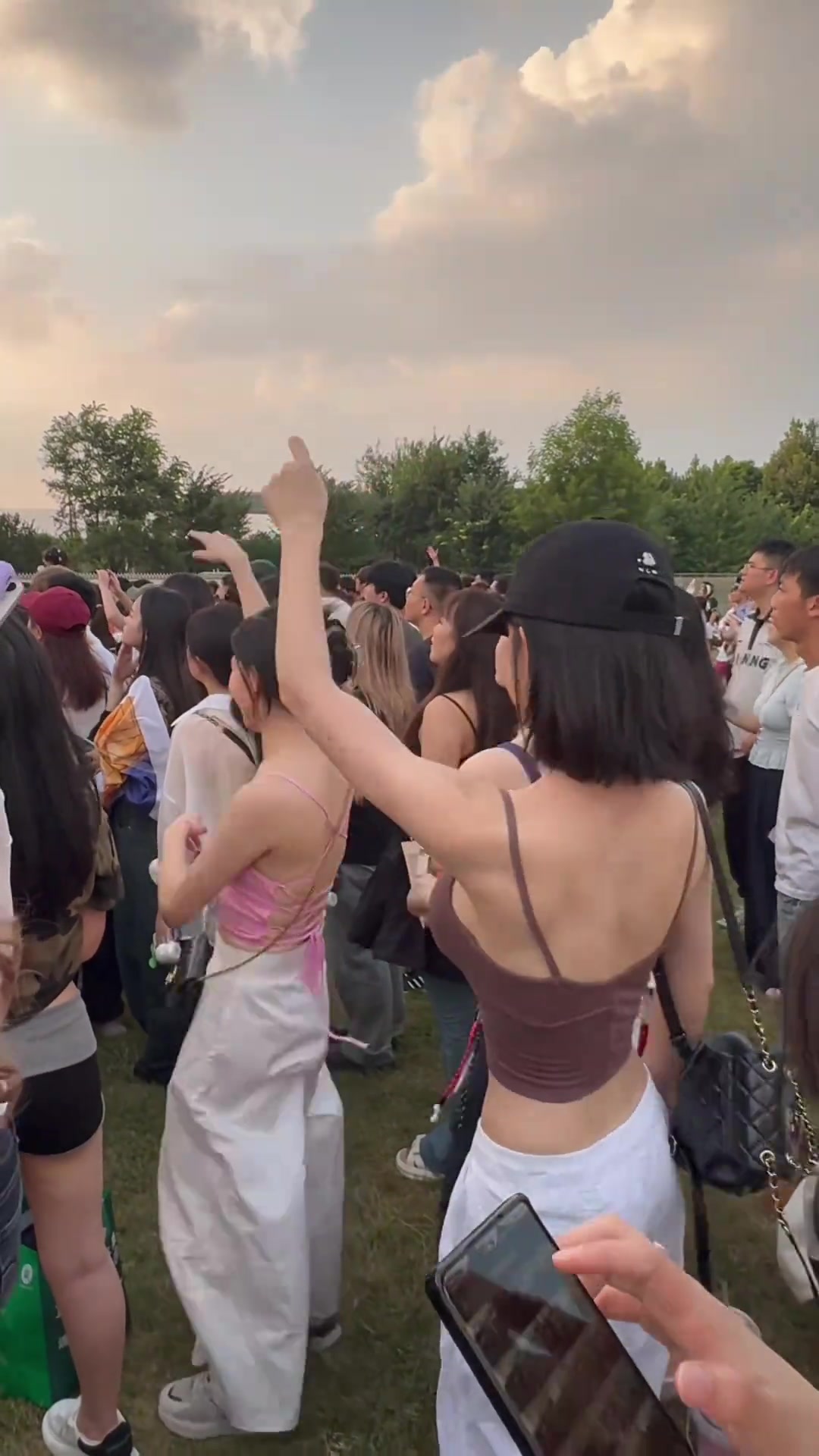 音乐节这现场看得我一愣一愣的