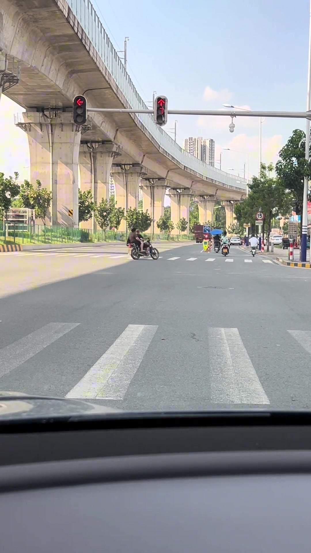 舒马赫开着F1都过不了的红绿灯