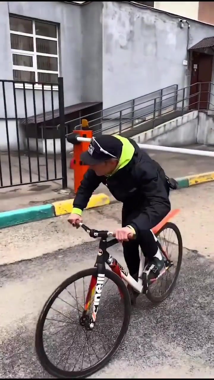 我以前，也和他一样潇洒...