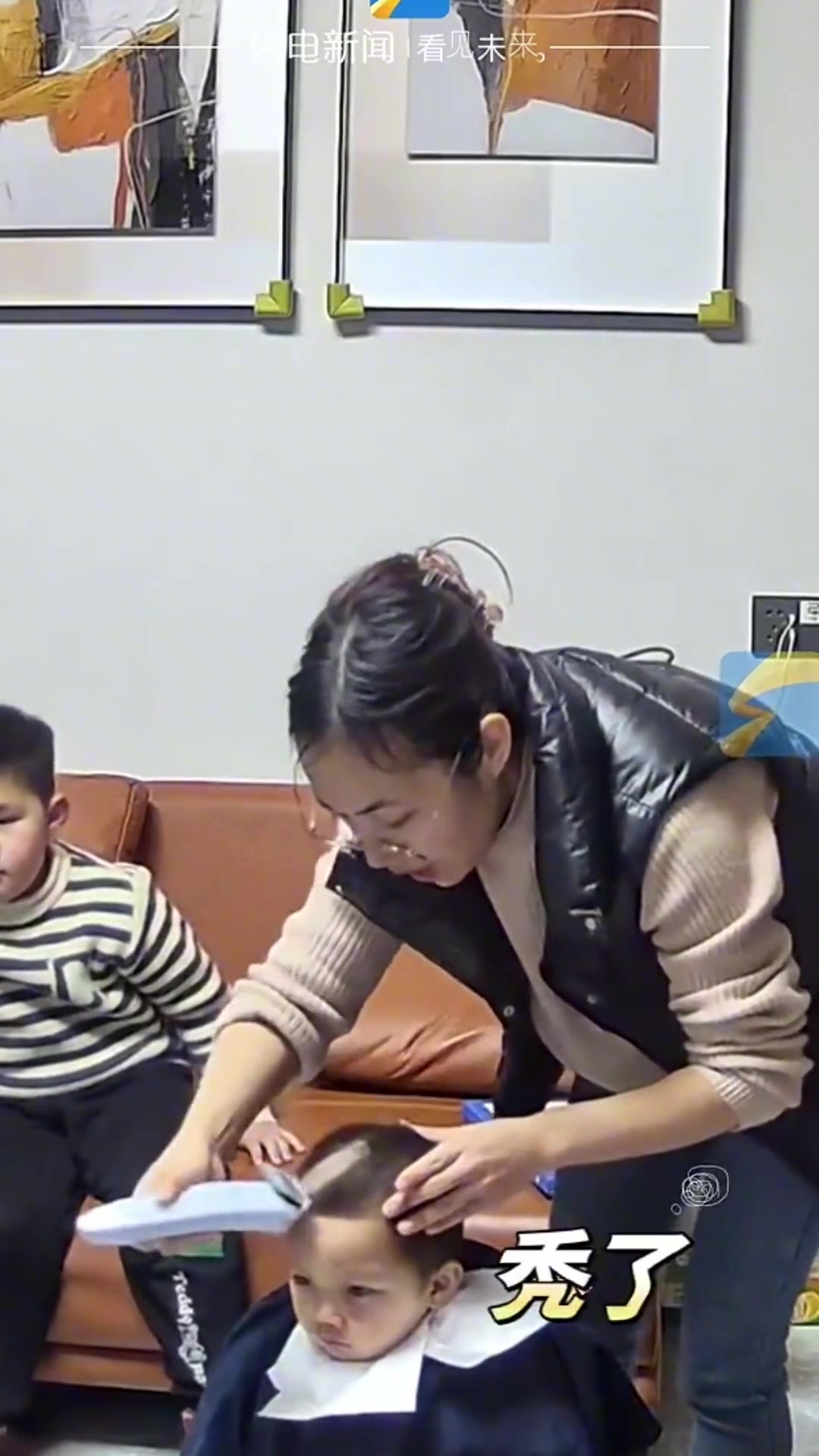 翻车现场！小宝宝：你礼貌吗