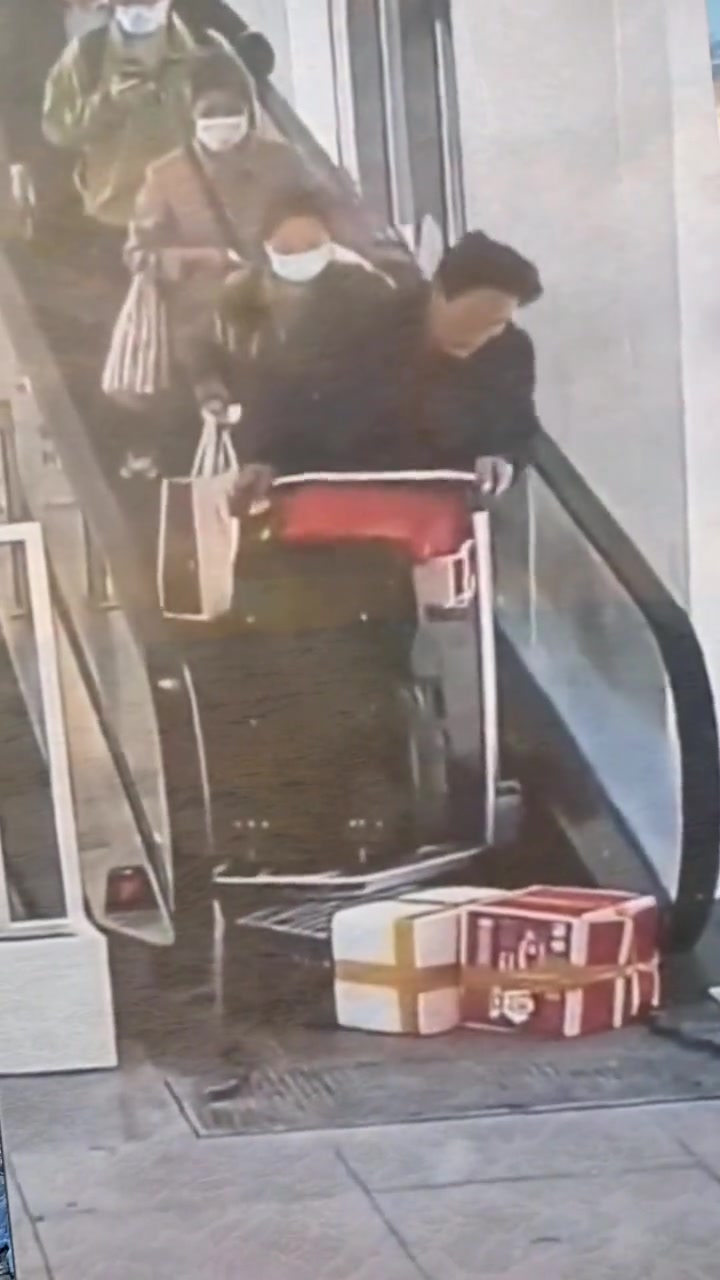 这哪个大聪明放上面的