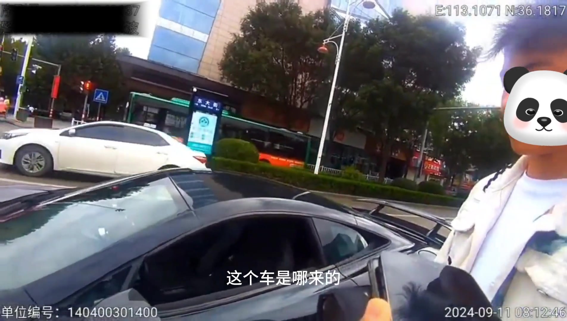 男子三次无证+遮挡号牌，拘留！