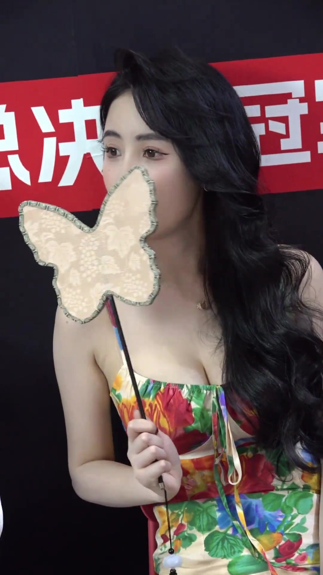 这让我想起一位九十年代的女港星