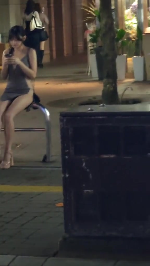优雅！真的太优雅了！这种穿搭不是一般人敢穿的...
