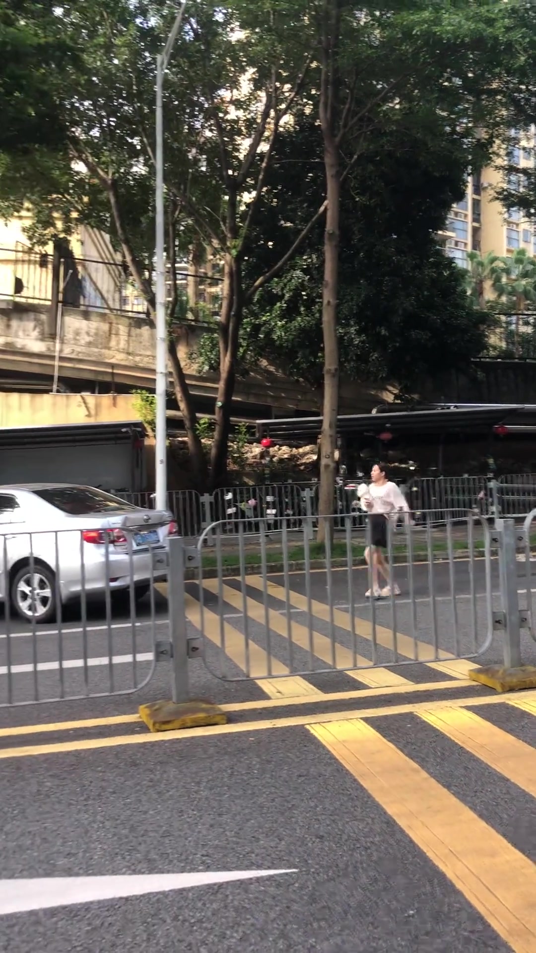 吓得100米冲刺