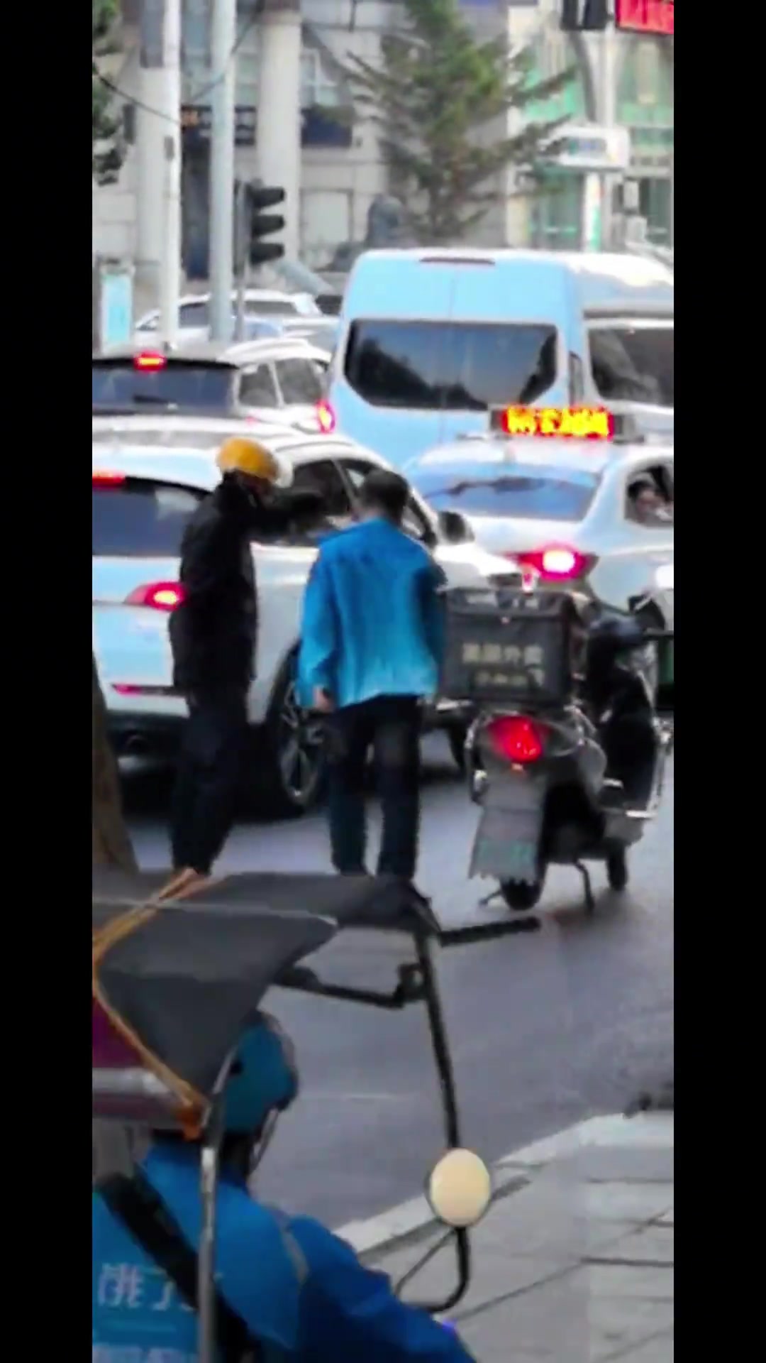 这两个都是狠人啊