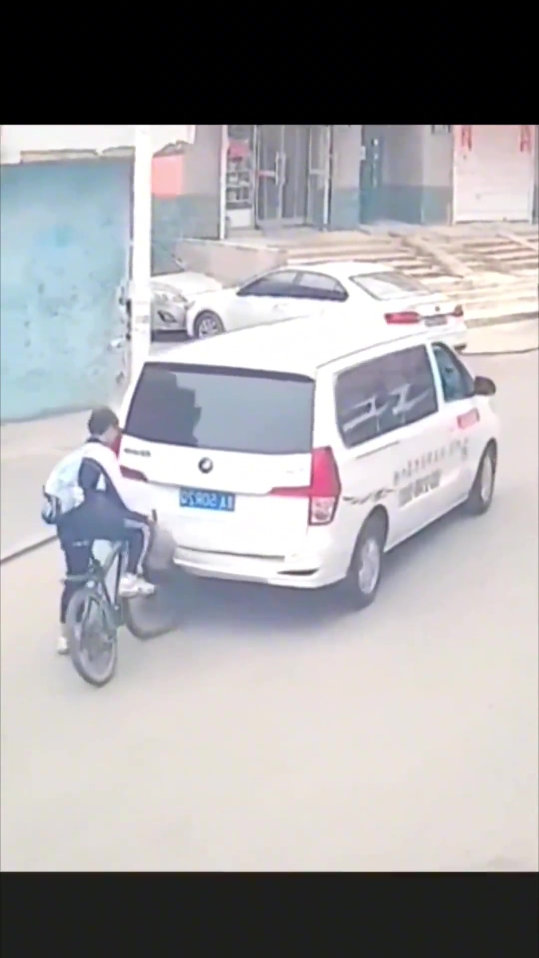 小孩哥兄弟走我带你去讨个公道