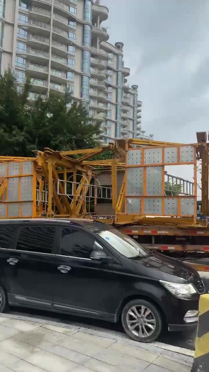 一大早的那个车停在路边搞得大家上班塞车一小时