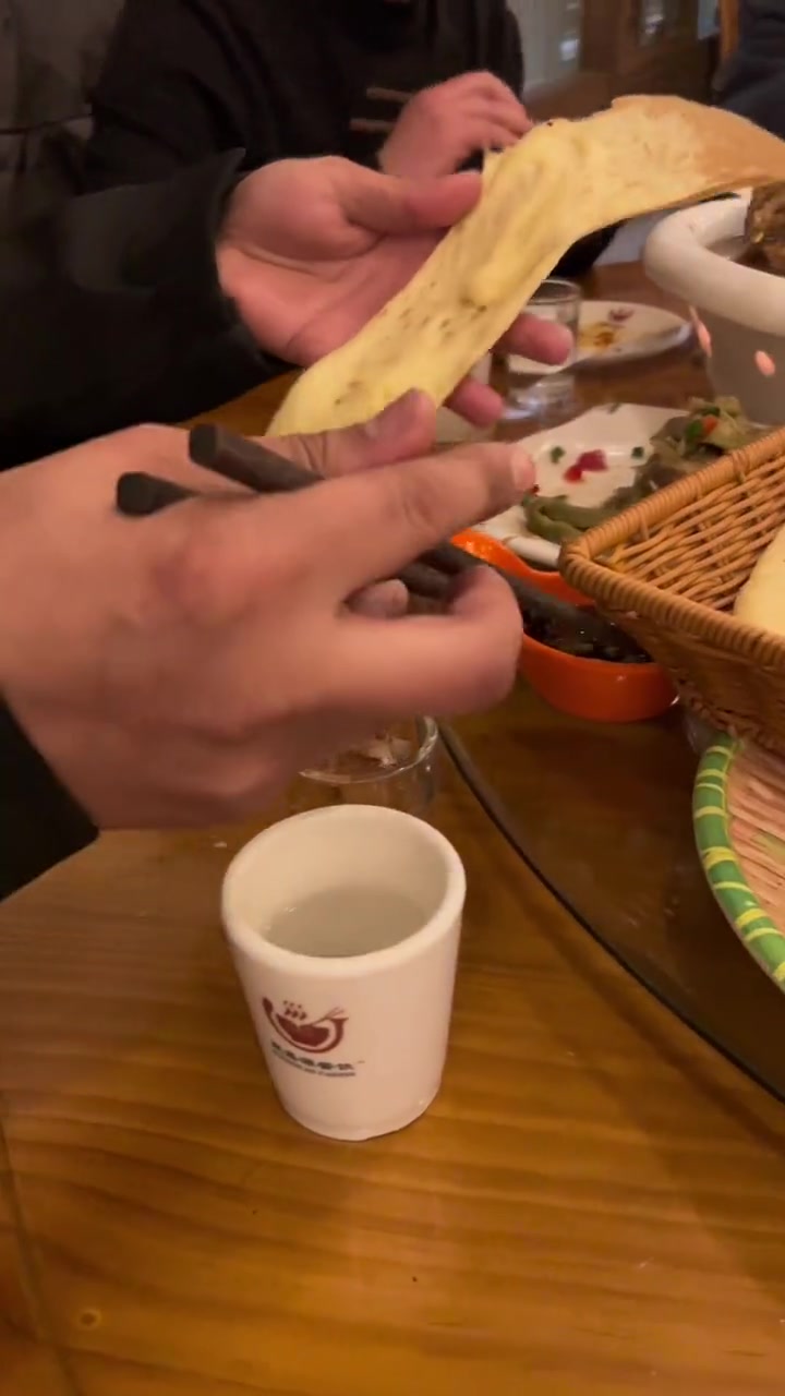好吃是好吃就是有那么一瞬间不太想吃了！