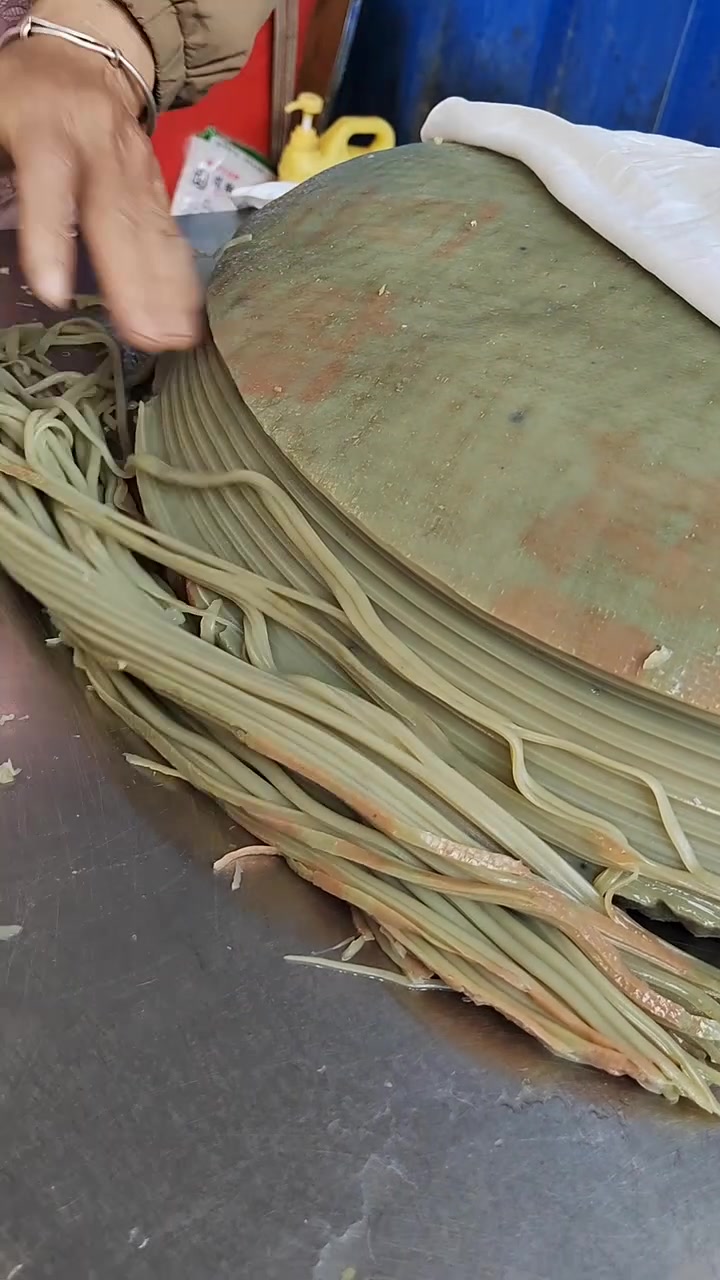 口袋上的字都弄在上面了请问还能吃吗