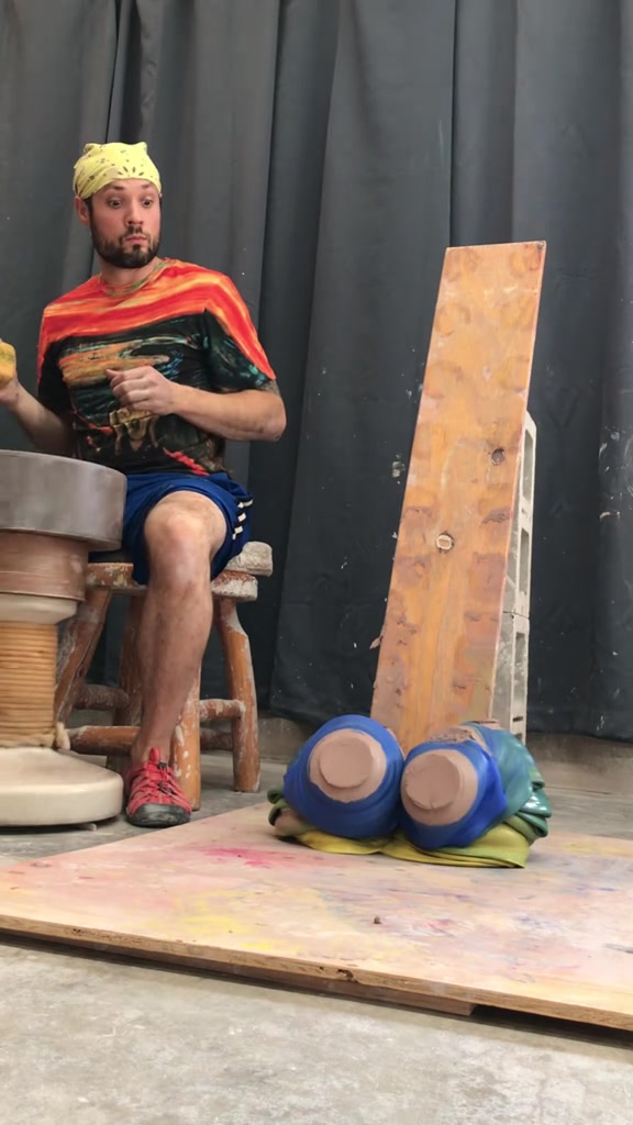 这堆陶器全部砸下来那一刻，心里咯噔一下哥们儿你是来练手的吧！