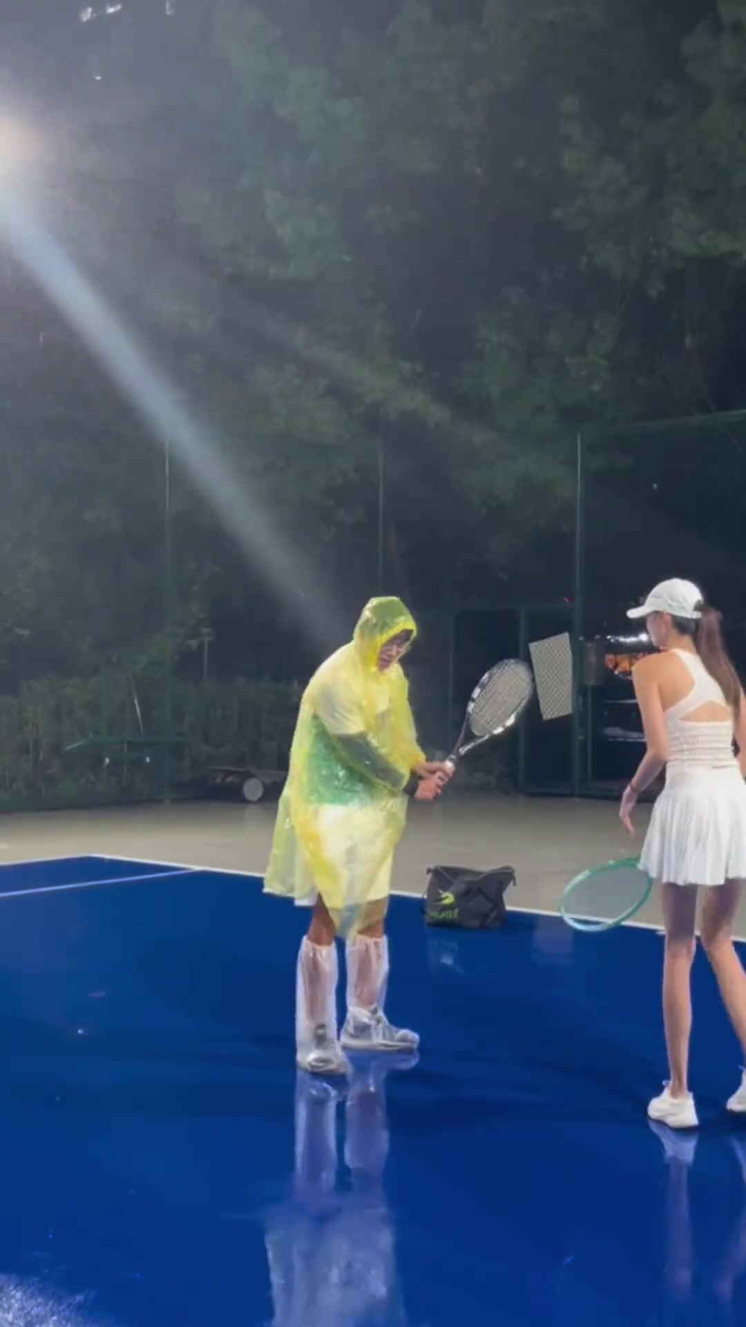 牛哇牛哇！下大暴雨都要坚持来上课哦...