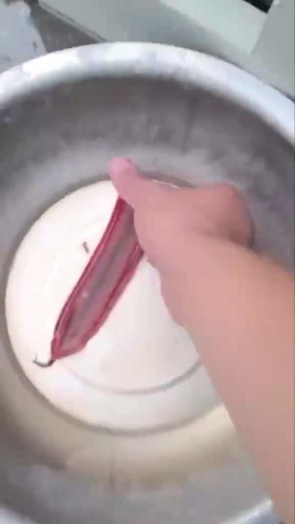 你这咋还直接往洞里钻啊！！