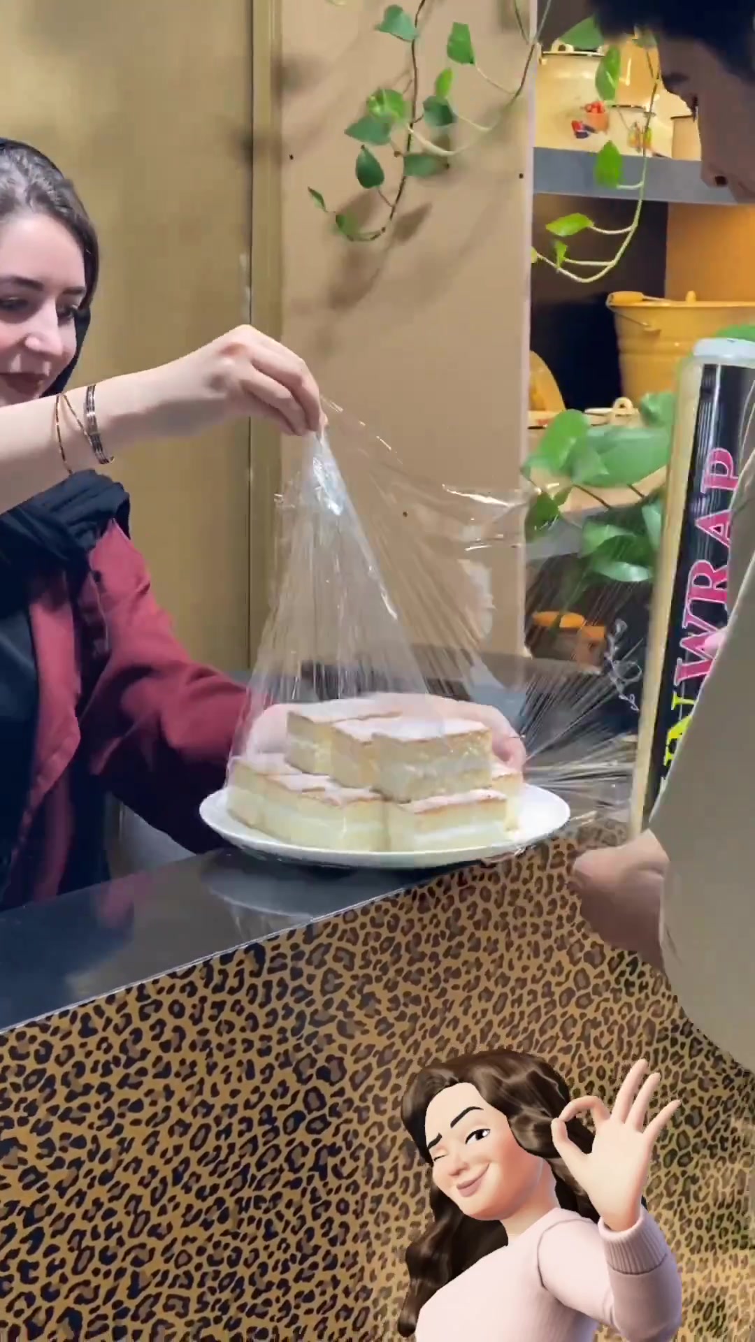 天才，还能这样打包！保鲜膜打包蛋糕！