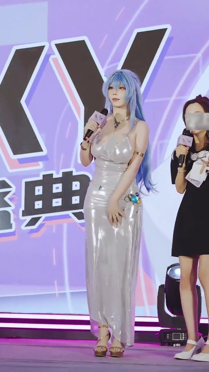 为什么cosplay的妆都很浓呢！