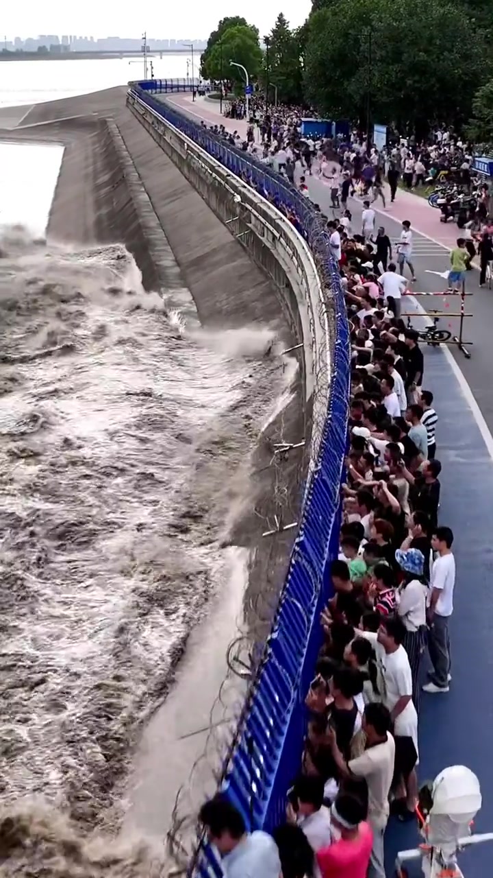 潮水：来者是客洗个澡再走